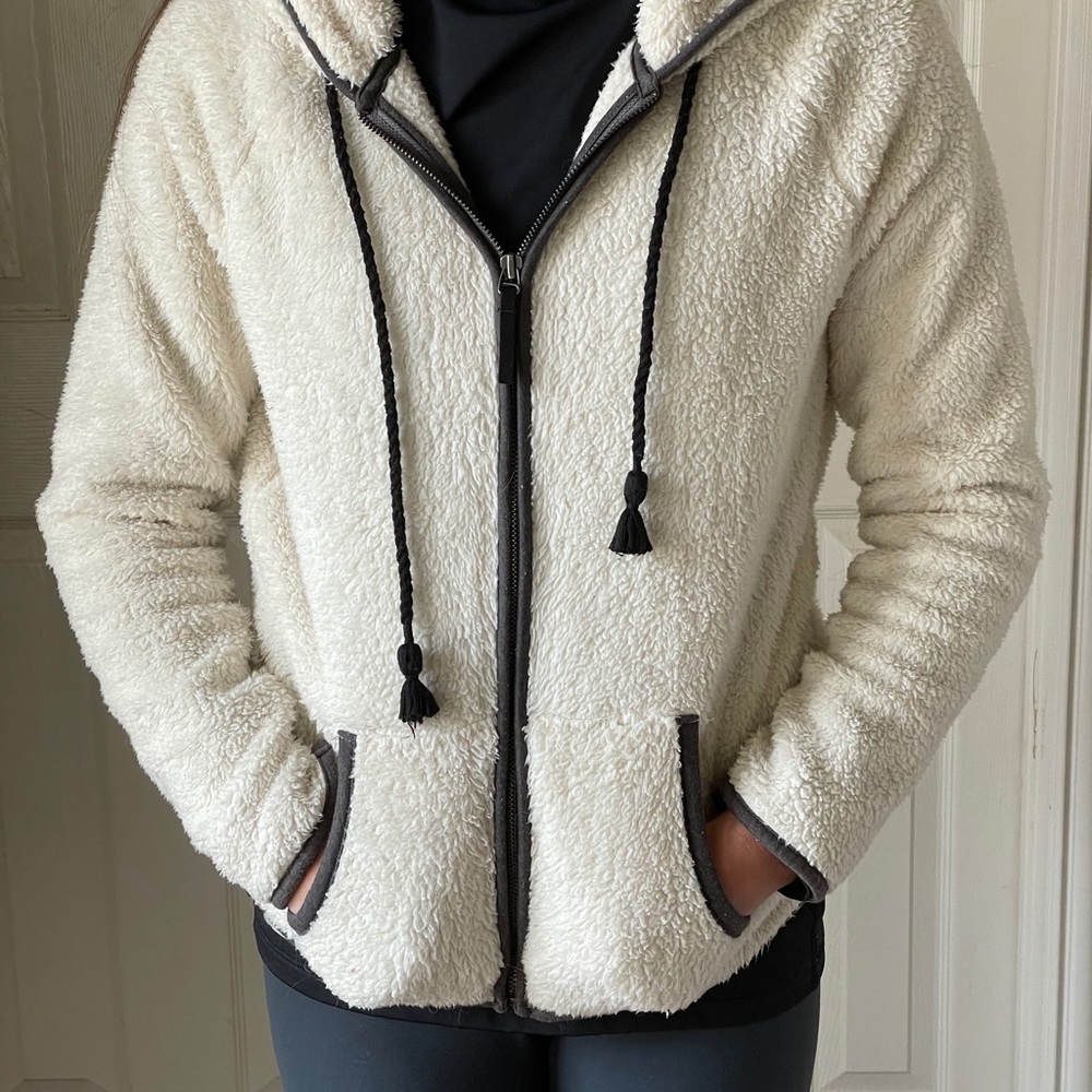 American Eagle super plush coat